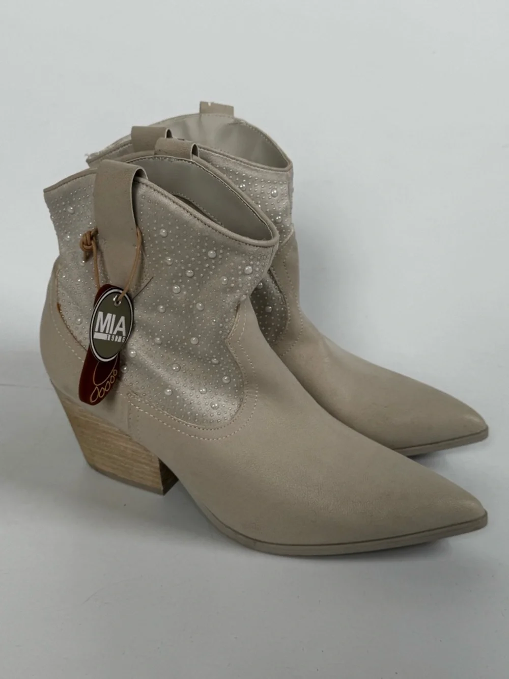 NWT MIA Lauanne Cream Western Boots Size 8